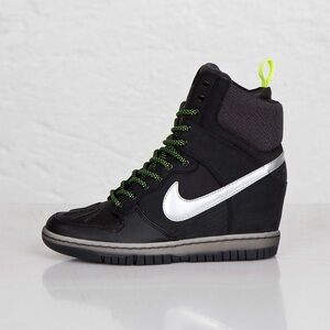 WMNS Dunk Sky Hi Nike Sneakerboot 2.0